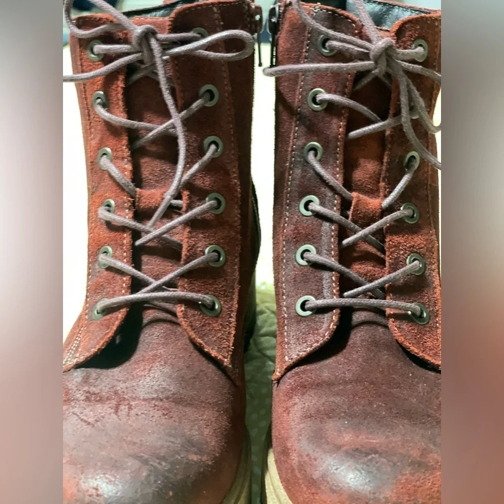 EUC Taos- Main Street Boot-Garnet size 7 - 7 1/2 - Picture 3 of 16